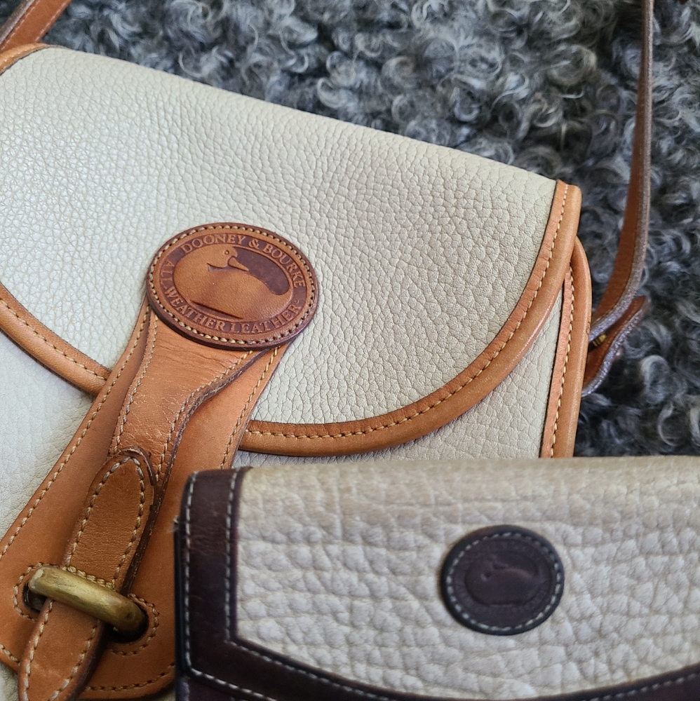 SWAPPED Dooney & Bourke White Leather Shoulder Bag + Wallet - Picture 2 of 16